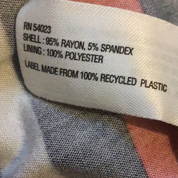 Super soft Gap flowing dress with full twirl skirt - Picture 6 of 7